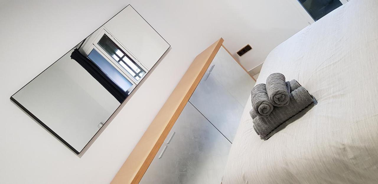 Lux Home - Sierpes Terrace เซบีญา ภายนอก รูปภาพ